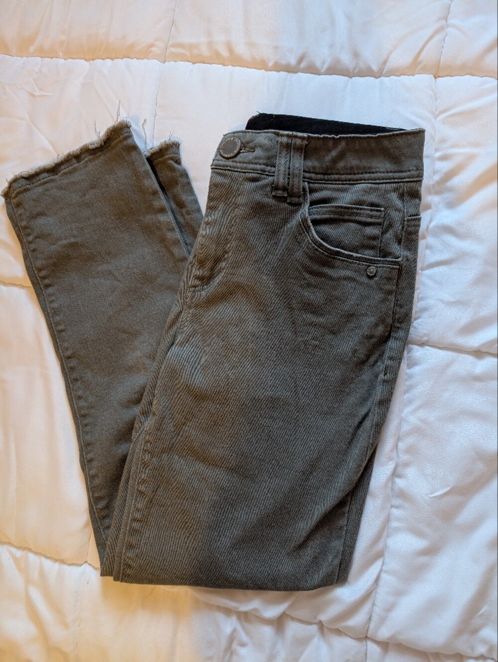 Democracy Women’s Olive Green Straight-Leg Cropped Stretch Waist Jeans Size 6 - Picture 3 of 12
